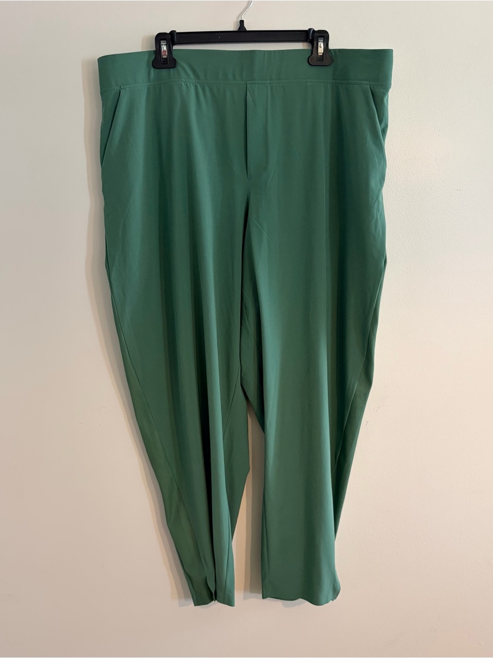 Athleta Brooklyn Ankle Pants Vineyard Green Lightweight
